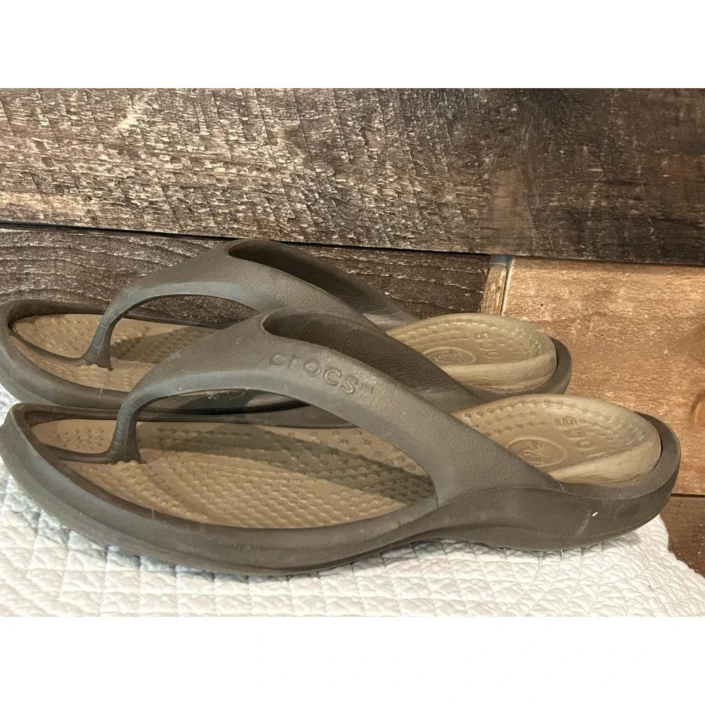 Crocs Brown Thong Sandals Unisex Size M6‎ W8
